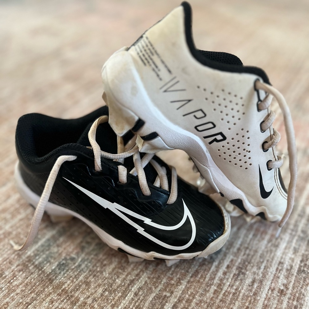 Nike Vapor Youth Baseball Cleats